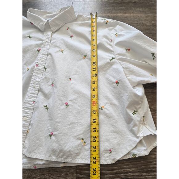 Old Navy Plus 2X White Floral Embroidered Cropped Shirt Cotton Button Down Shirt - Picture 7 of 9